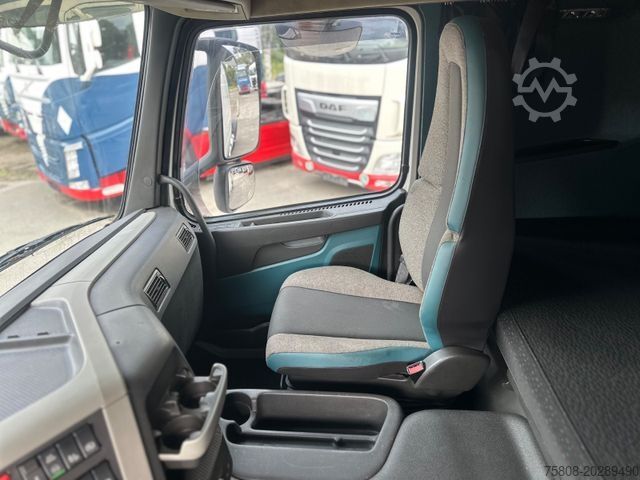 Gevaarlijke stoffen vrachtwagen VOLVO FM450 Glob. ADR EXIII/EXIII/PTO ACC