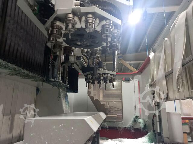 Centrum obróbki tworzyw sztucznych Cosmec CONQUEST 255