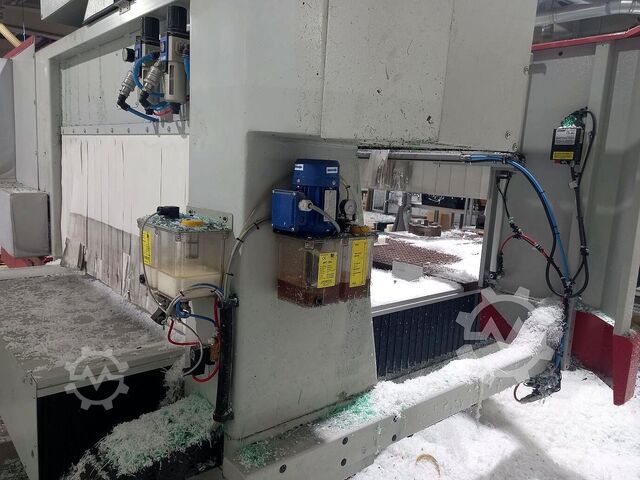 Centrum obróbki tworzyw sztucznych Cosmec CONQUEST 255