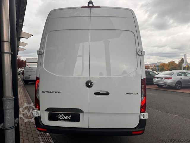 Dobozos furgon MERCEDES-BENZ Sprinter 319 CDI Extralang DISTRONIC Kamera LED