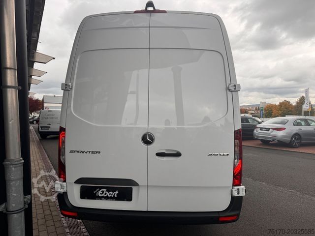 Dubă cu acoperiș înalt MERCEDES-BENZ Sprinter 319 CDI Extralang DISTRONIC Kamera LED
