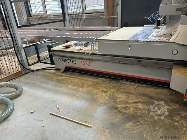 Centro de mecanizado CNC con almacenamiento de placas Holz-Her Dynestic 7532 10.5 automatic mit Store-Master 511