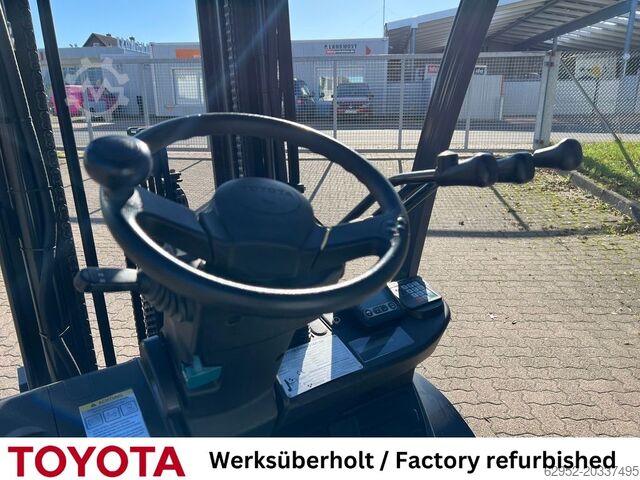 Empilhador de GPL Toyota 02-8 FGF 25, Waage