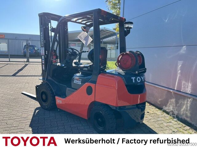 Empilhador de GPL Toyota 02-8 FGF 25, Waage