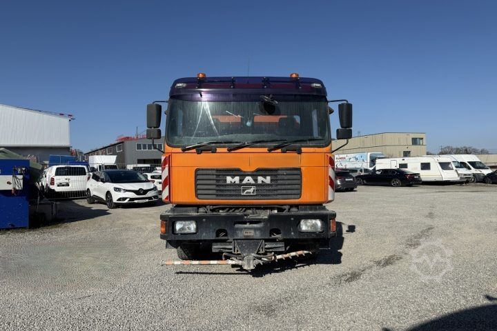 Sweeper truck MAN 19.364 FLC 4x2 Kehrmaschine