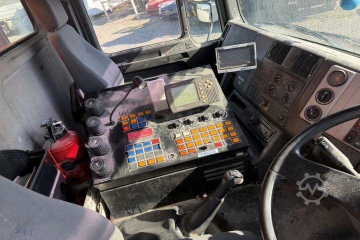 Sweeper truck MAN 19.364 FLC 4x2 Kehrmaschine