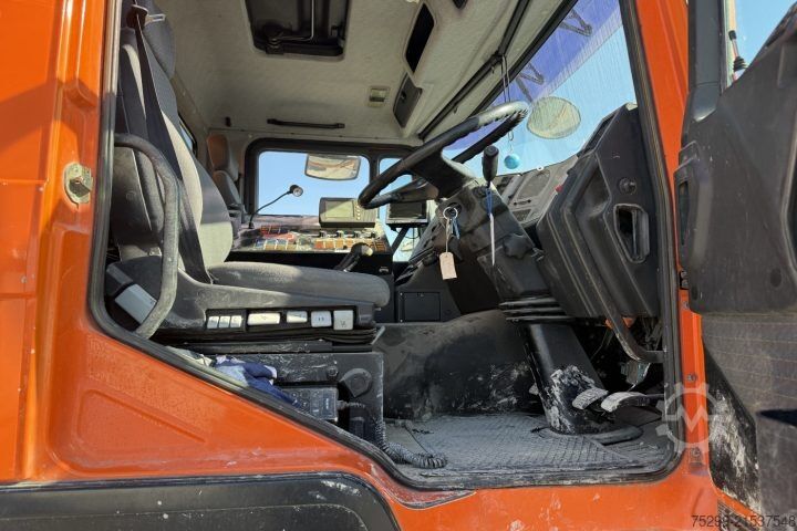 Sweeper truck MAN 19.364 FLC 4x2 Kehrmaschine