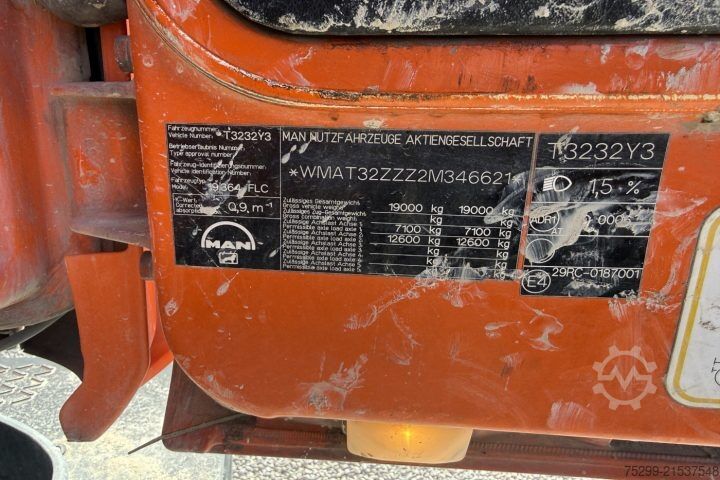 Sweeper truck MAN 19.364 FLC 4x2 Kehrmaschine