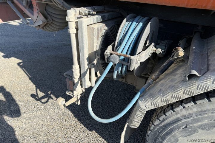 Sweeper truck MAN 19.364 FLC 4x2 Kehrmaschine
