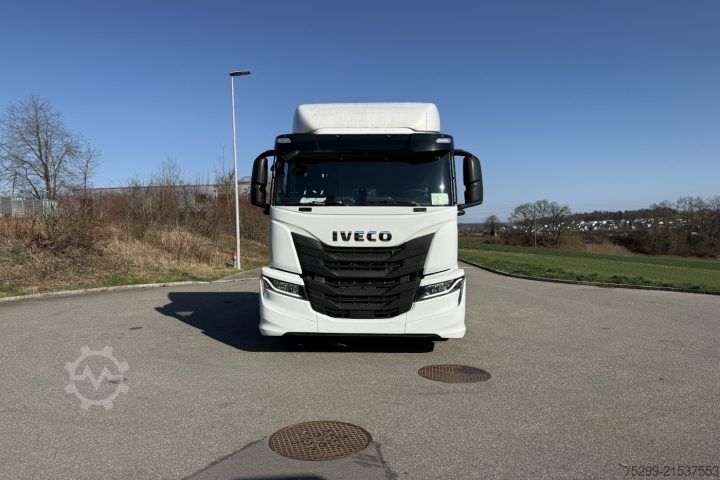 Standard tractor unit Iveco AT440S34T/P S-Way Retarder / Swiss-Vehicle