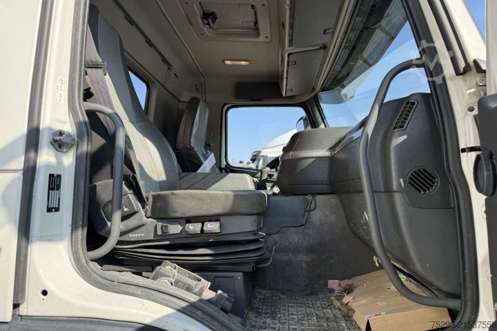 Truck mounted crane Volvo FM9-300 4x2 HMF 1223 K3 / Swiss-Vehicle