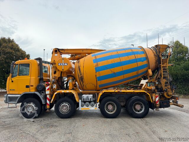 Caminhão bomba de concreto Astra HD7 84.42