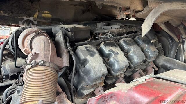 Chassis com cabina Scania 164 - 580 (MANUAL GEARBOX / LAMES / STEEL SUSPE...