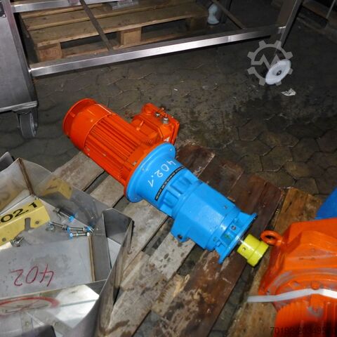 2.420 liter verwarmbare/koelbare reactor van V4A met balkroerder. HANAG 8759