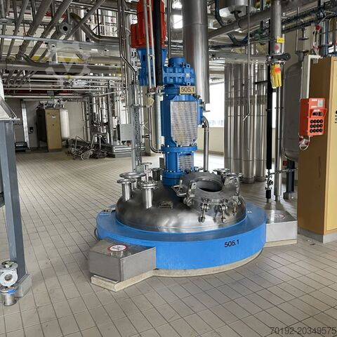 3690 liter verwarmbare/koelbare reactor uit V4A met ankerroerwerk. HANAG 8756