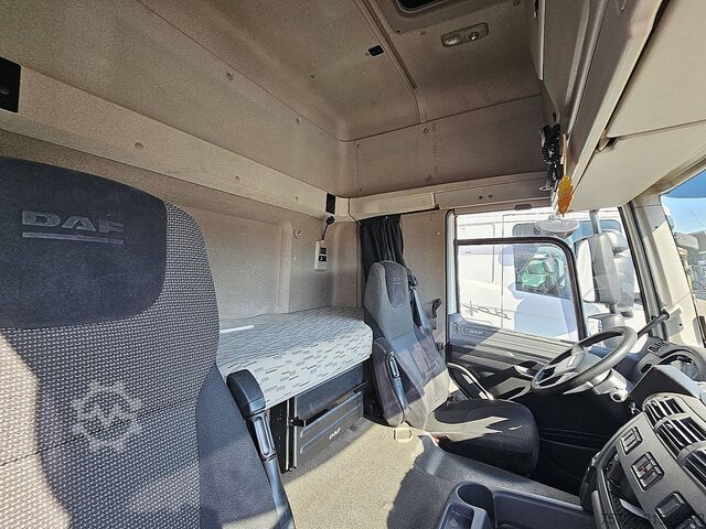 Standard-SZM DAF CF 400 SPACECAB ENGINE BROK