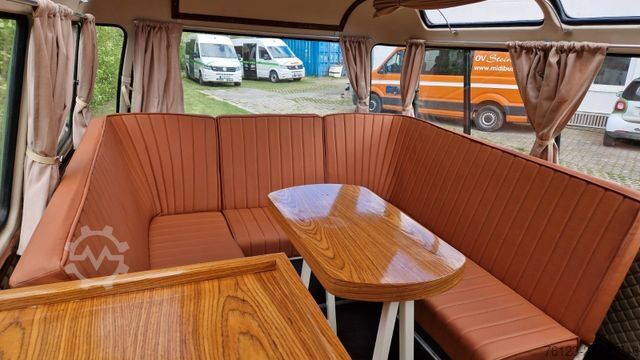 Minibus MERCEDES-BENZ Vorgänger Sprinter O 319 Samba mit Faltdach AC