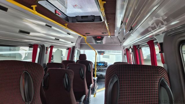 Minibus MERCEDES-BENZ Sprinter 517 Heckniederflur Vorlauffahrzeug
