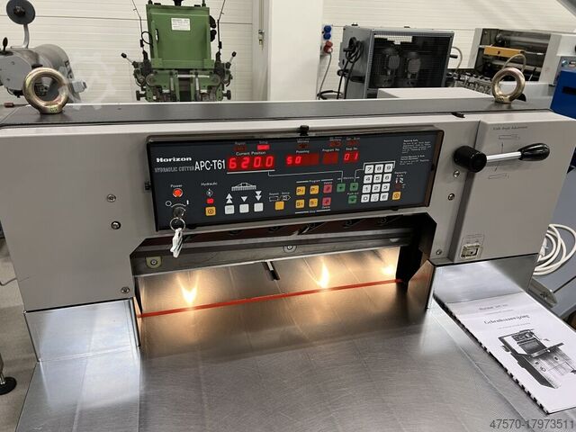 Řezací stroj na papír Horizon APC-T61