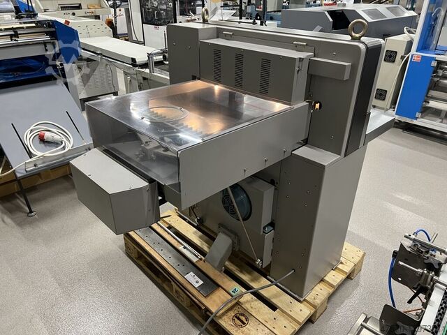 Řezací stroj na papír Horizon APC-T61