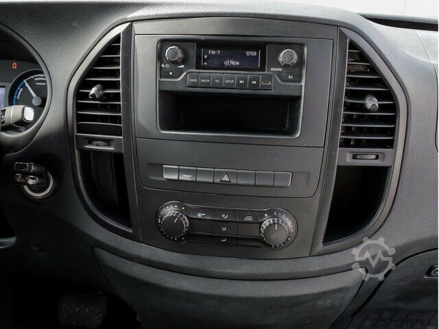 Bestelwagen Mercedes-Benz eVito 111 KA,lang,3 Sitzer,Heckflügeltüren