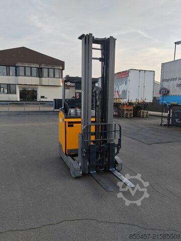 Reach trucks Jungheinrich ETM 214 Li-ion/ Camera/ drive-in