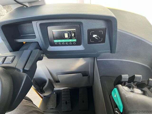 Tolóoszlopos targoncák Jungheinrich ETM 214 Li-ion/ Camera/ drive-in