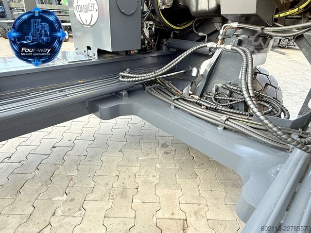 Carrello elevatore a 4 direzioni Combilift C5000XL GAS DUPLEX 4500MM POSITIONER