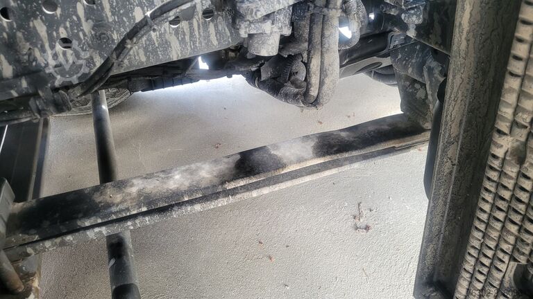 Standard truck tractor Mercedes-Benz 1845 Big Space Retarder Silo Kompressor