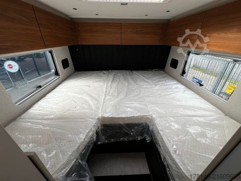 Semi-integrated camper Bürstner Signature SFT 7.0