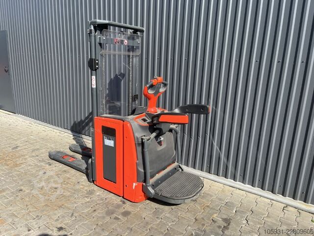 Stand-on gaffeltruck Linde L14AP
