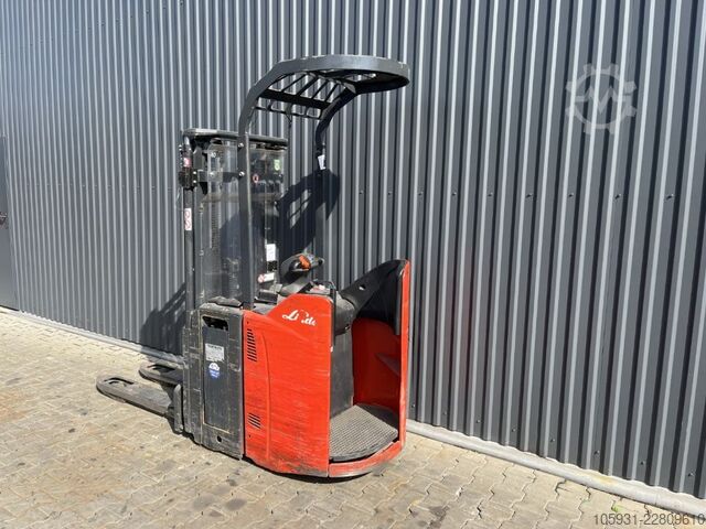 Stand-on gaffeltruck Linde D14SP