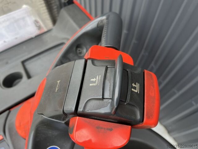 Stand-on gaffeltruck Linde L16AP