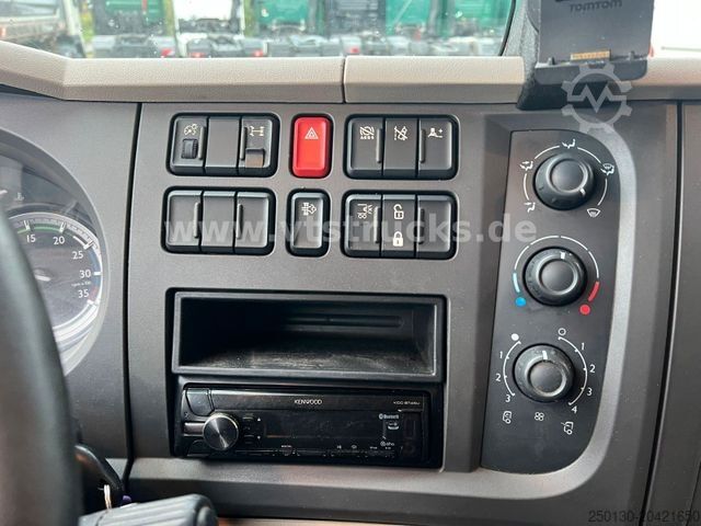 Ciężarówka z płaską platformą DAF LF 250 FA 4x2 Pritsche