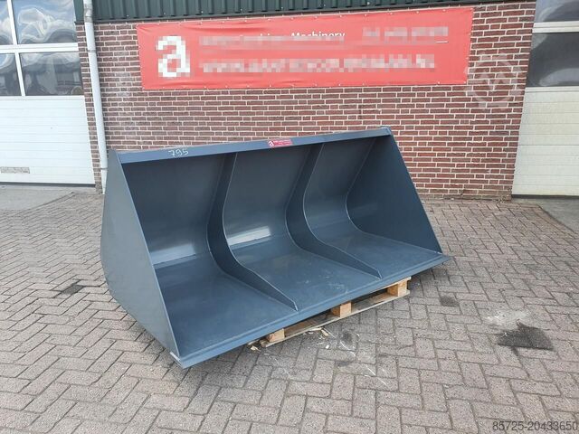 Skrzynia  AGM volumebak 925 liter