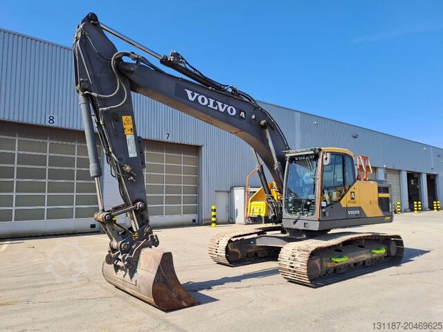 Grävmaskin med larvband Volvo EC220EL