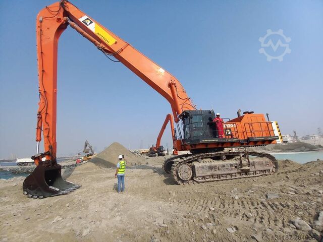 Teleskopisk grävmaskin Hitachi EX 1200-6 Longreach 28m (Abu Dhabi)