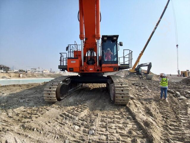 Teleskopisk grävmaskin Hitachi EX 1200-6 Longreach 28m (Abu Dhabi)