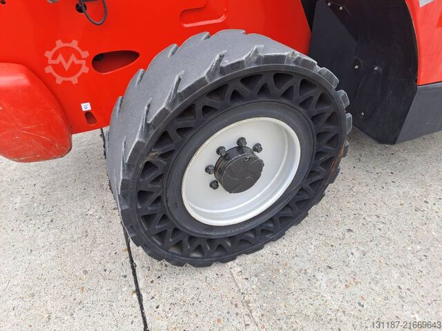 Telehandler Manitou MT1840 - HD Forks