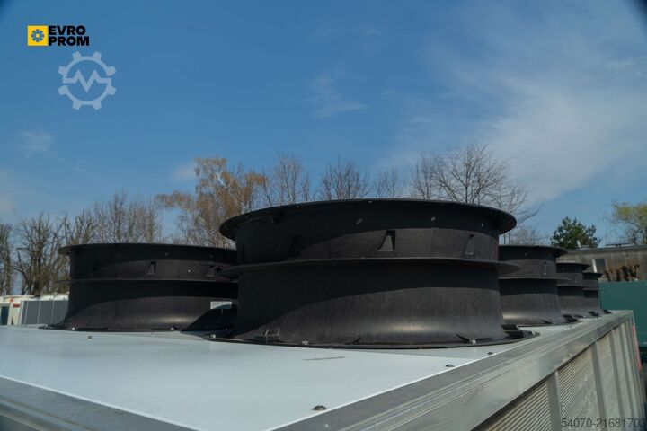 Kaltwassersatz/Wärmepumpe New Industrial Сhiller/Heat pump CLIMAVENETA 311/327 kW | With warranty