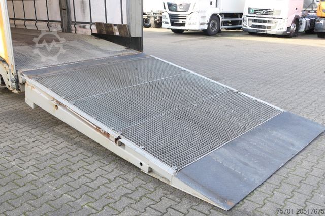 Semirremolque de plataforma baja DOLL Vario S3H-0 Tieflader 3-Nachlaufachse Plane