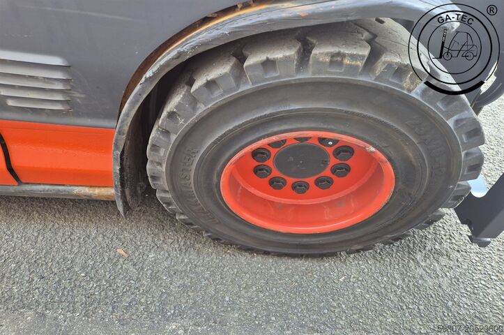 Electric 4-wheeler Linde E30/600HL