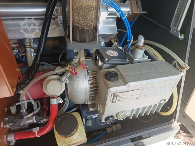 Laserowa maszyna do cięcia części ROFIN DC 025