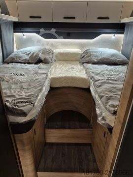 Ημιενσωματωμένο αυτοκινούμενο τροχόσπιτο Knaus L!VE WAVE 650 MEG Black Selection *bis 5 Tage Probewohnen*