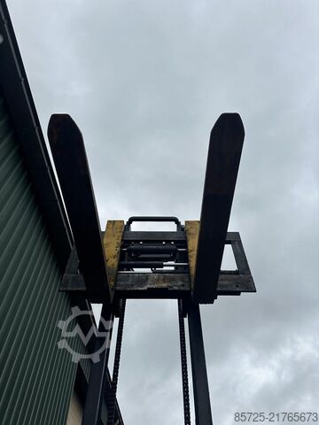 περονοφόρο ανυψωτικό Still RX 70-50