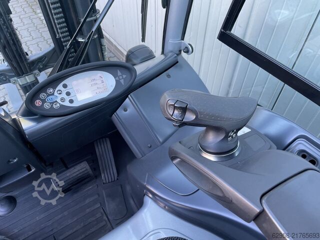 Elektrisk 4 -hjulig gaffeltruck Still RX60-25 | Nur 2.730 Bst. | Triplex 5.390mm