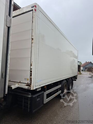 Kylbil SCANIA P410 6x2 Kühlkoffer mit lbw + Anhänger Bj 2015