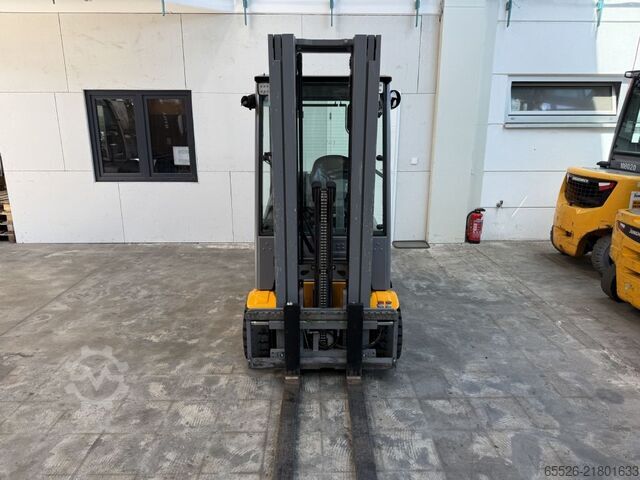 Empilhador eléctrico de 4 rodas Jungheinrich EFG 320 / Halbkabine / 2194 Std.