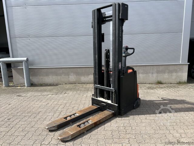 Ruční vysokozdvižný vozík Toyota SWE 160