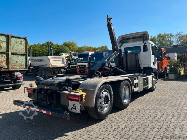 Haakarm vrachtwagen MAN 26.460 TGS Abroller Multilift 6x2